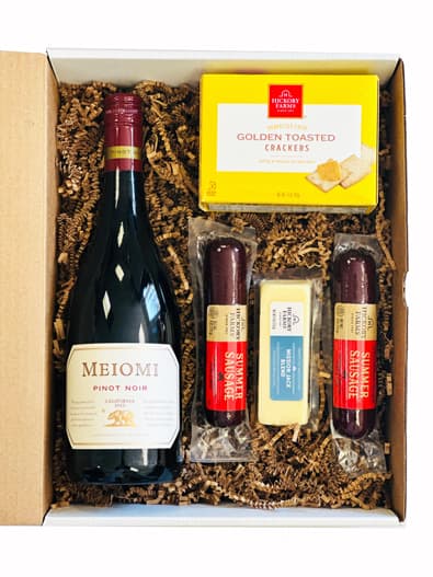 Meiomi Pinot Noir Gift Set