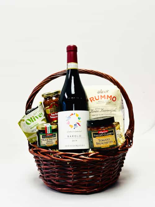 Barolo Arnaldo Rivera Undicicomuni Italian Wine Gift basket