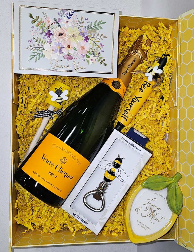 Summer-Themed Veuve Clicquot Gift Set