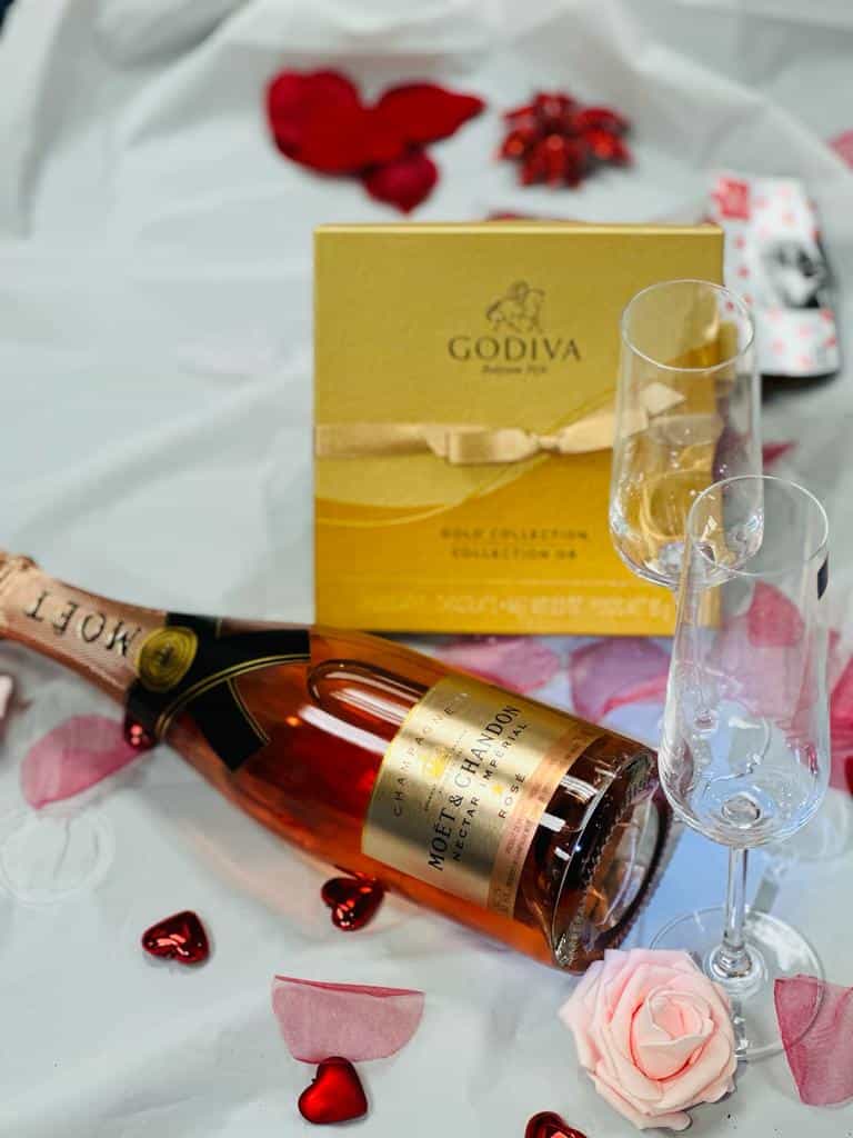 Moët & Chandon Nectar Imperial Rosé, Tiffany Flutes & Godiva Chocolate Gift Set