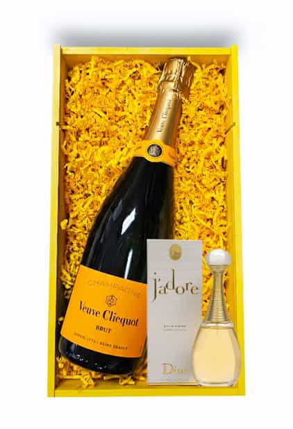 Veuve Clicquot Brut Champagne & J'adore Dior Perfume Gift Set