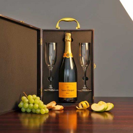 Veuve Clicquot Champagne And Flutes Gift Set
