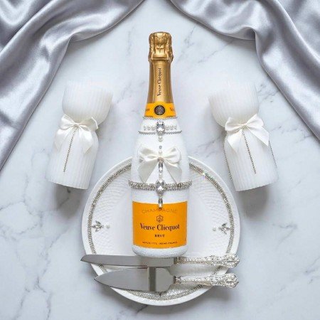 The Signature Veuve Clicquot Champagne Wedding Gift Set