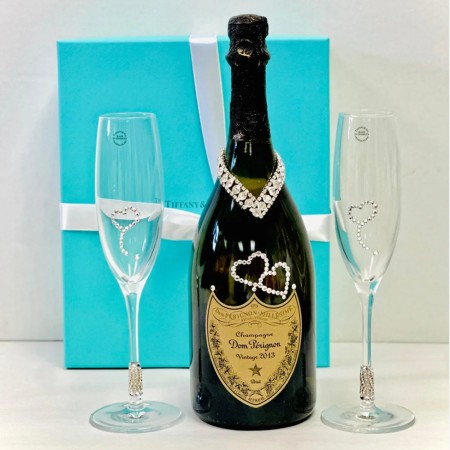 Tiffany Toasting Flutes & Dom Pérignon Champagne Gift Set Tiffany Toasting Flutes & Dom Pérignon Champagne Gift Set