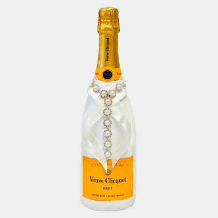 Luxe Pearl Edition Veuve Clicquot Champagne And Flutes Gift Set Luxe Pearl Edition Veuve Clicquot Champagne And Flutes Gift Set