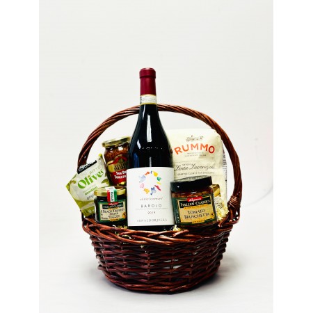 Barolo Arnaldo Rivera Undicicomuni Italian Gift basket