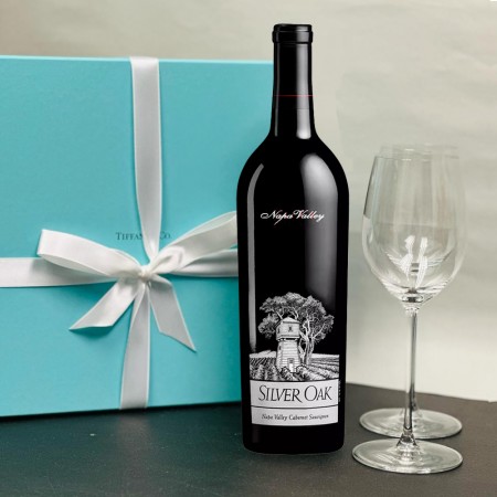 Silver Oak Napa Valley Cabernet Sauvignon & Tiffany Wine Glasses Set Silver Oak Napa Valley Cabernet Sauvignon & Tiffany Wine Glasses Set
