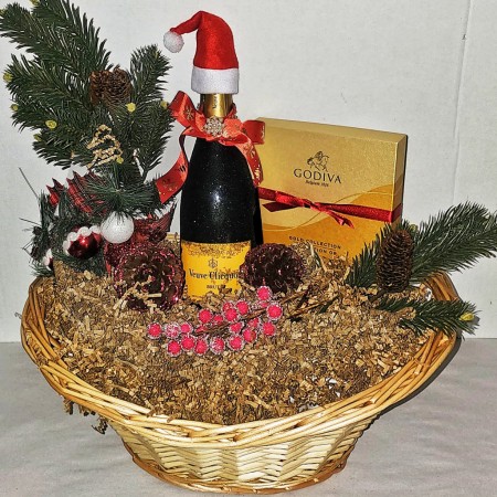 Hand-Painted Veuve Clicquot Christmas Champagne Gift Basket Hand-Painted Veuve Clicquot Christmas Champagne Gift Basket