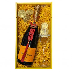 Veuve Clicquot Champagne Good luck Gift Box