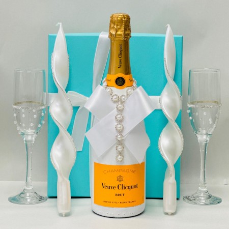 Hand-Painted Veuve Clicquot, Tiffany Champagne Flutes and Candle Gift Set Hand-Painted Veuve Clicquot, Tiffany Champagne Flutes and Candle Gift Set