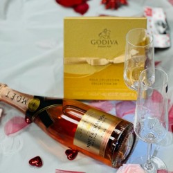 Moët & Chandon Nectar Imperial Rosé, Tiffany & Co. Flute & Godiva Chocolate Gift Set