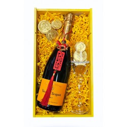Veuve Clicquot Champagne Good luck Gift Box