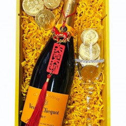 Veuve Clicquot Champagne Good luck Gift Box