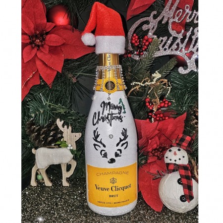 Christmas Gift Basket With Veuve Clicquot & Chocolates Christmas Gift Basket With Veuve Clicquot & Chocolates