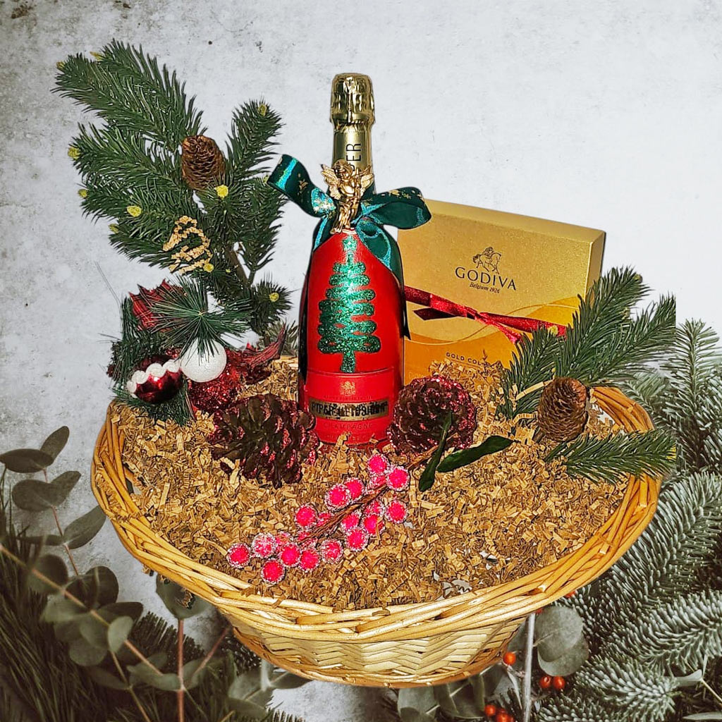 Hand-Painted Wine Baskets That Speak From the Heart